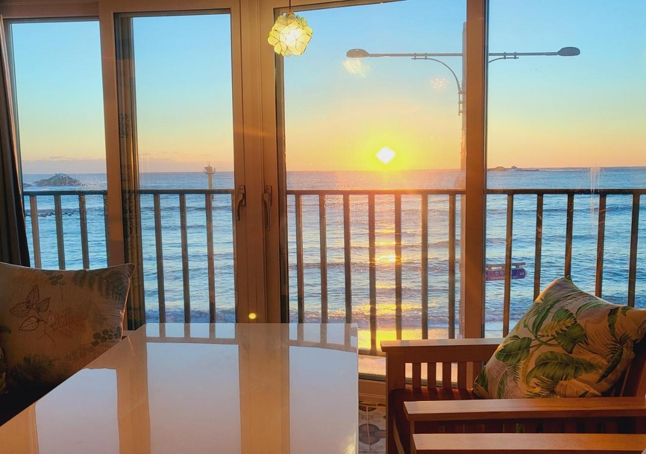 Seaside Pension Goseong  Ngoại thất bức ảnh